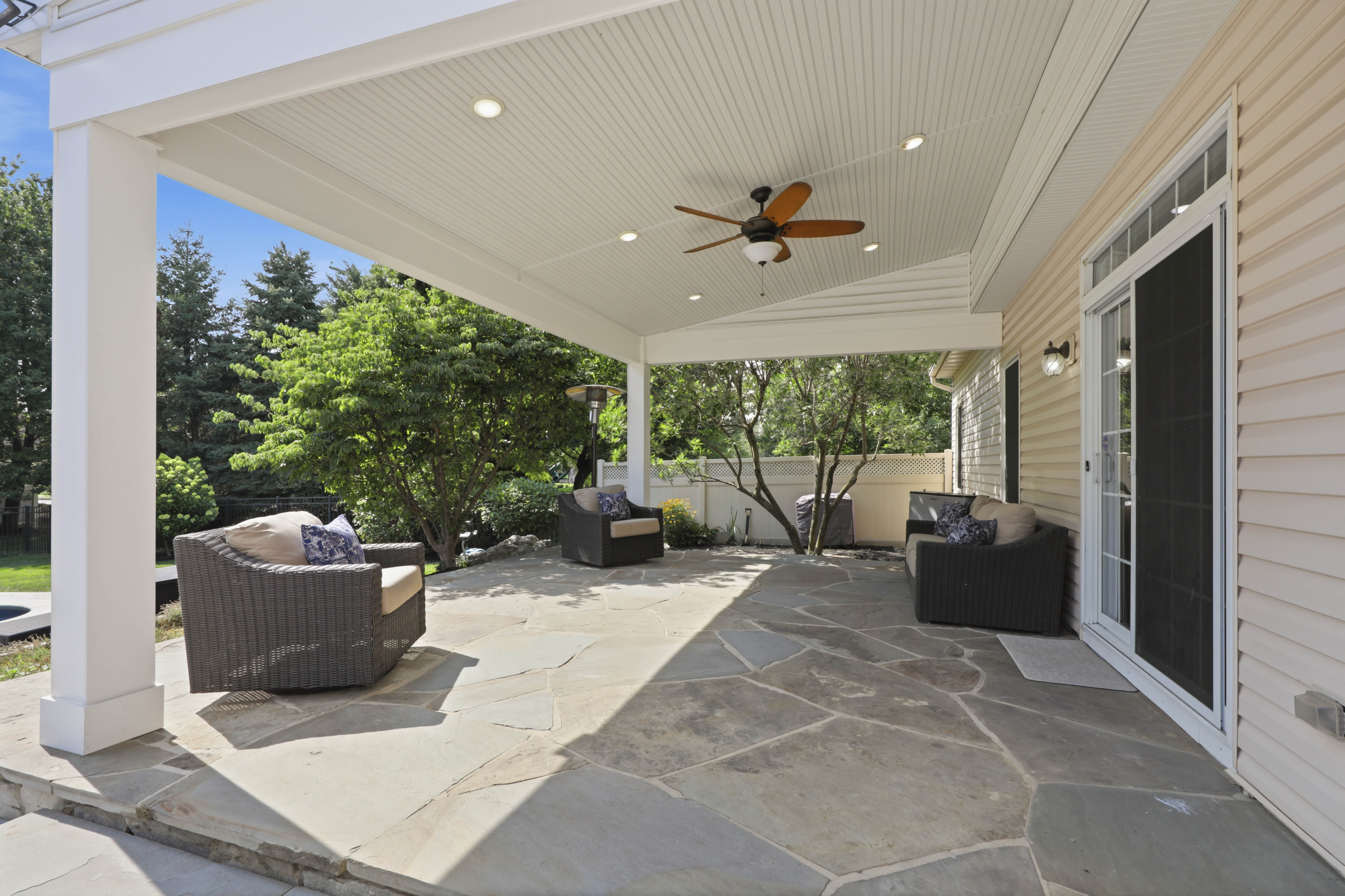 1146 S Bristol Drive Lititz PA 17543