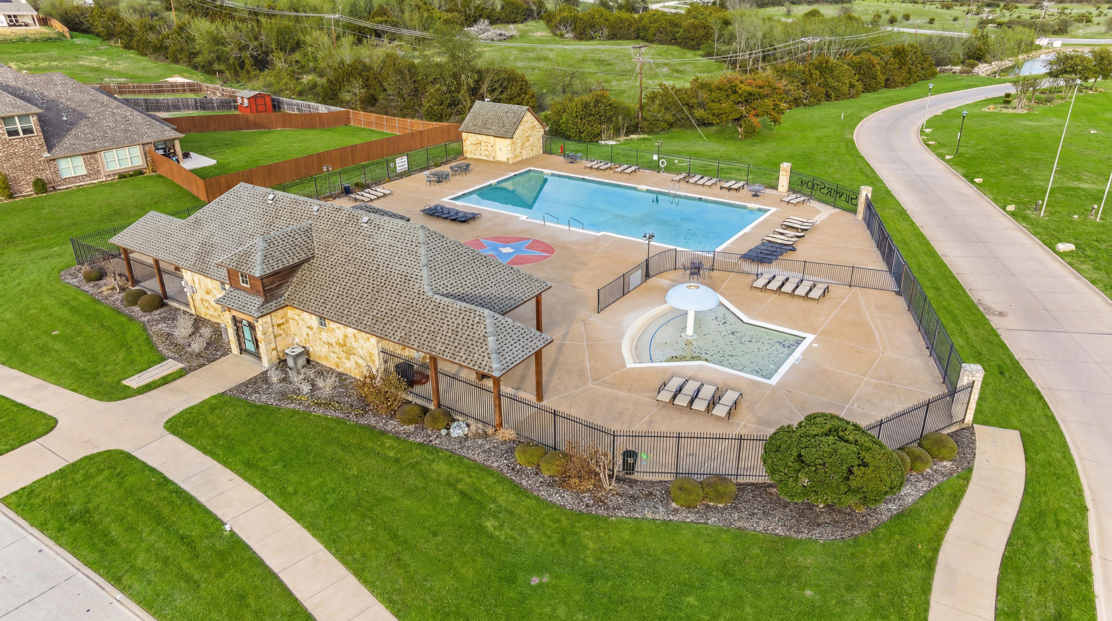 1544 Signature Drive Weatherford TX 76087