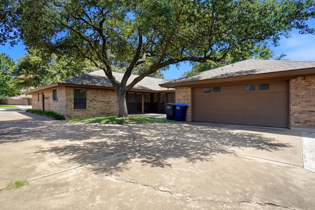 4861 Ledgestone Court Fort Worth TX 76132