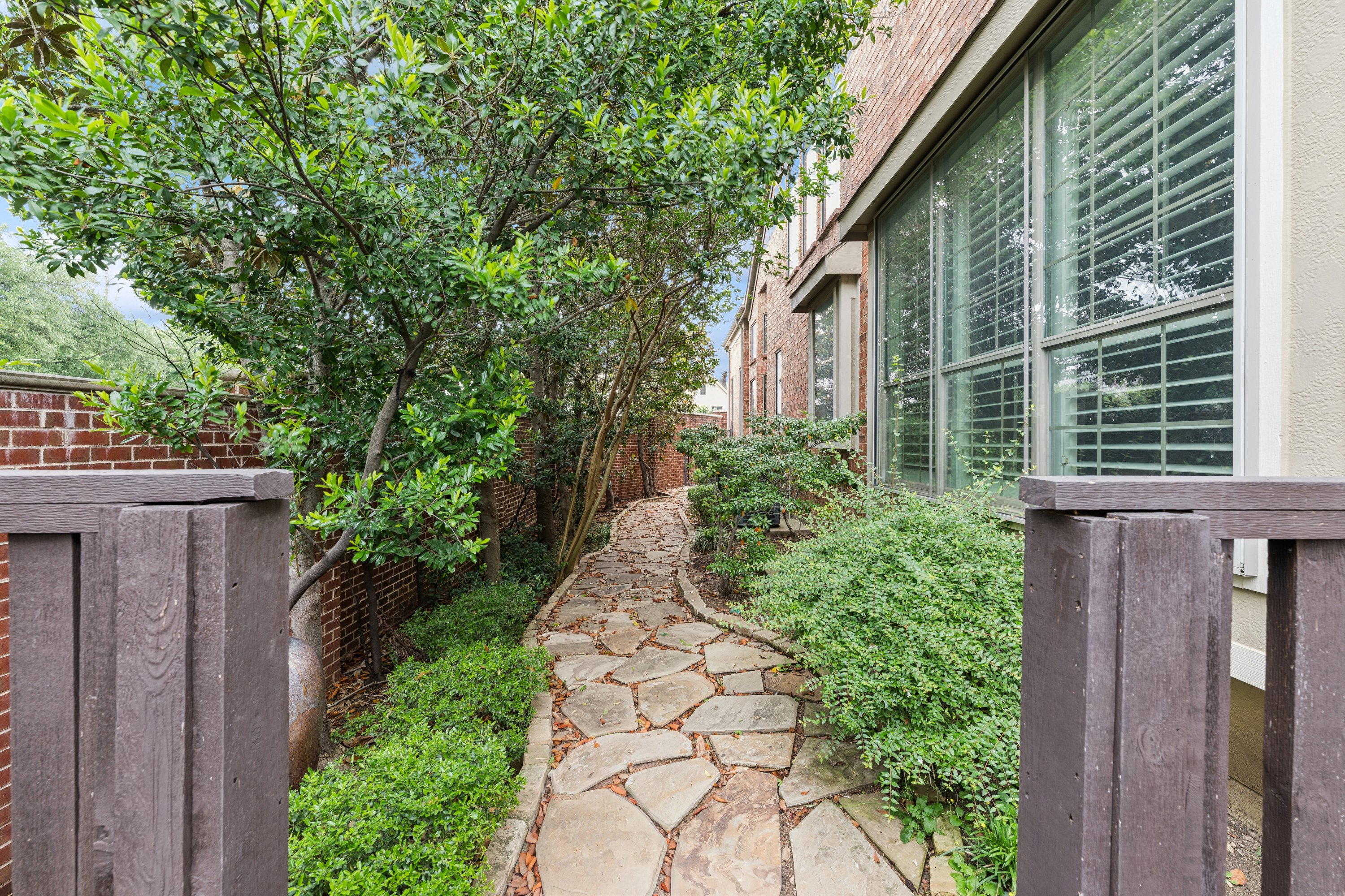 9131 Cochran Bluff Lane Dallas TX 75220