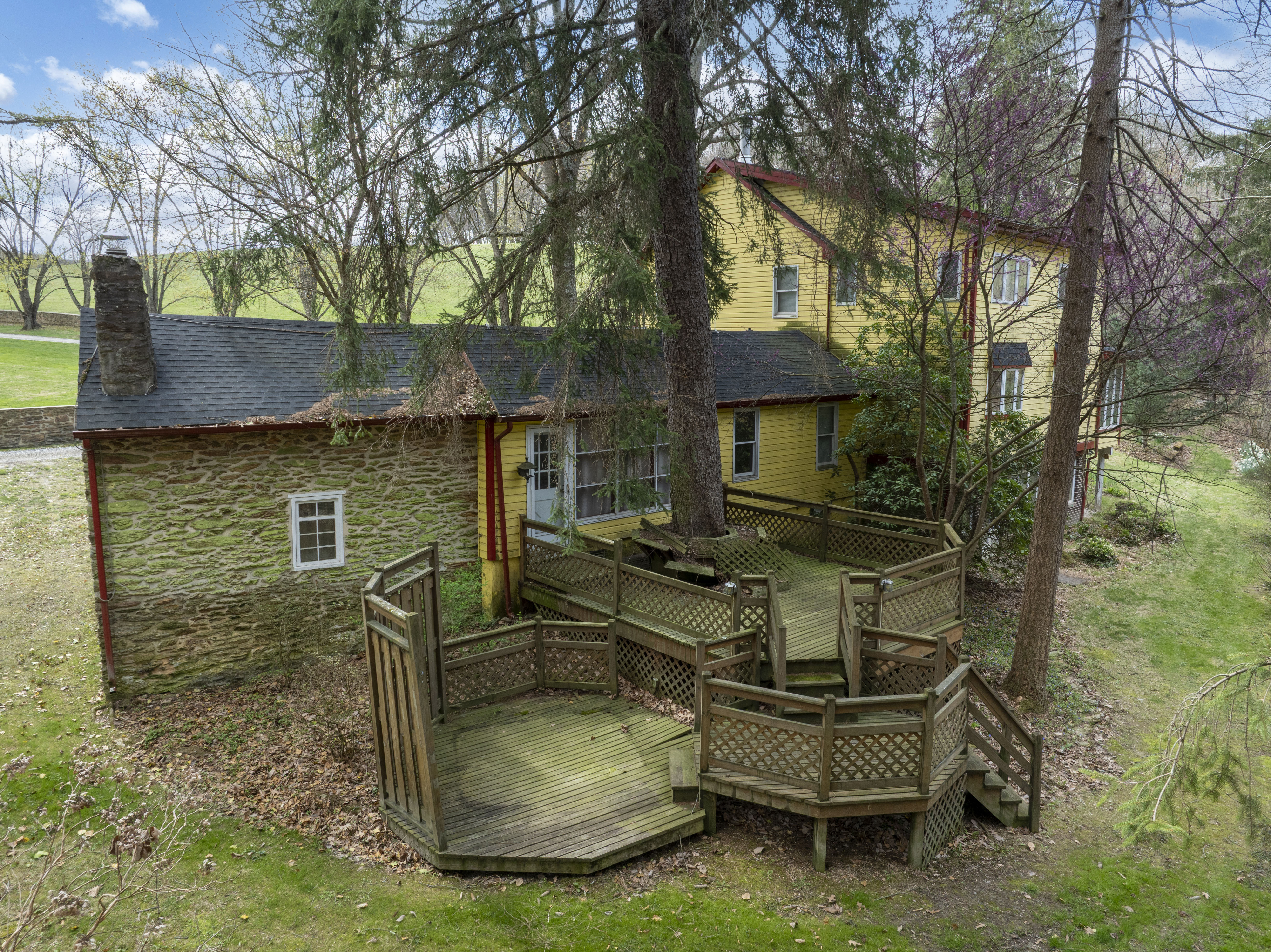 9980 Douglas Road Red Lion PA 17356