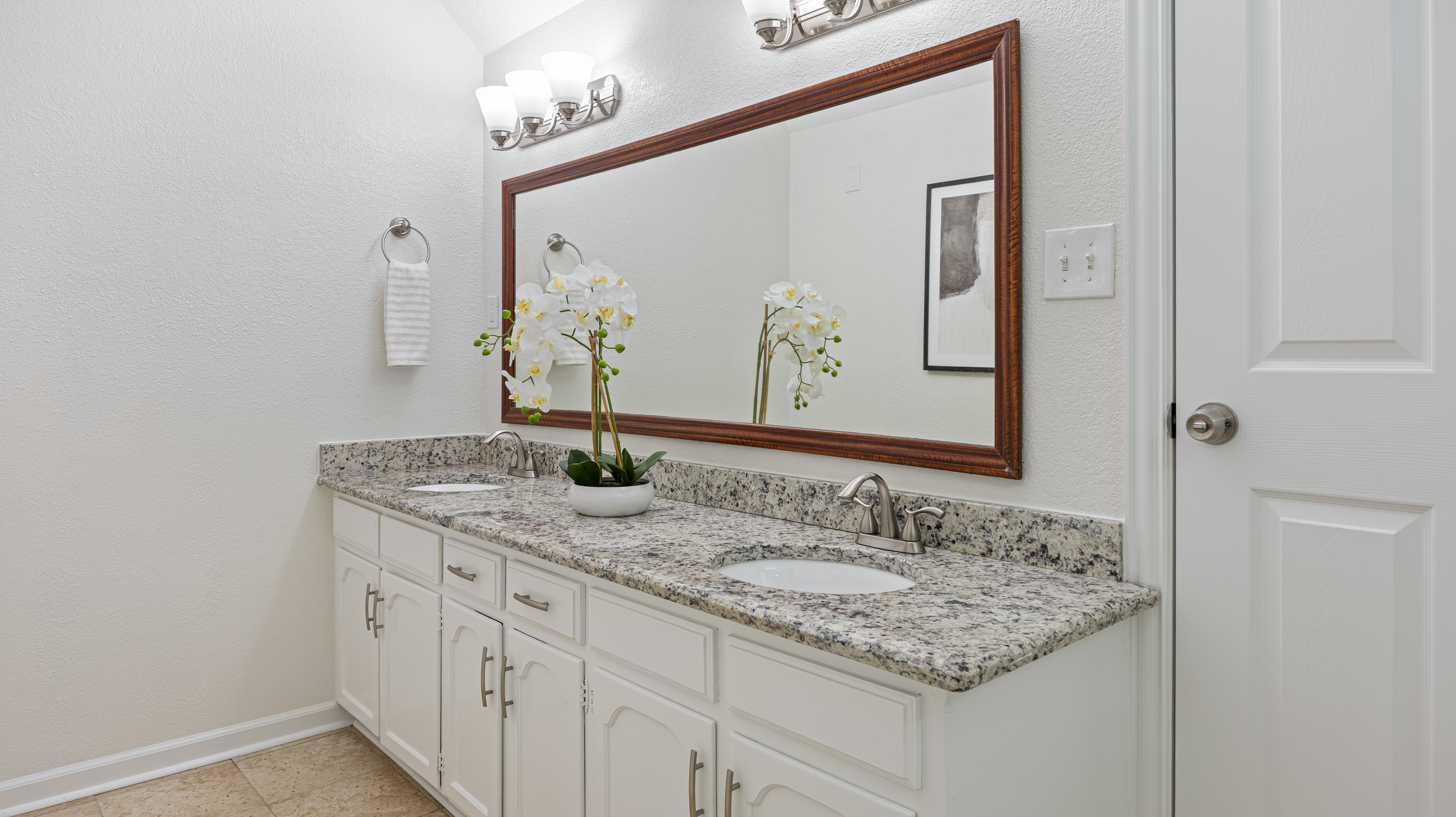 1924 Dakar Road E Fort Worth TX 76116