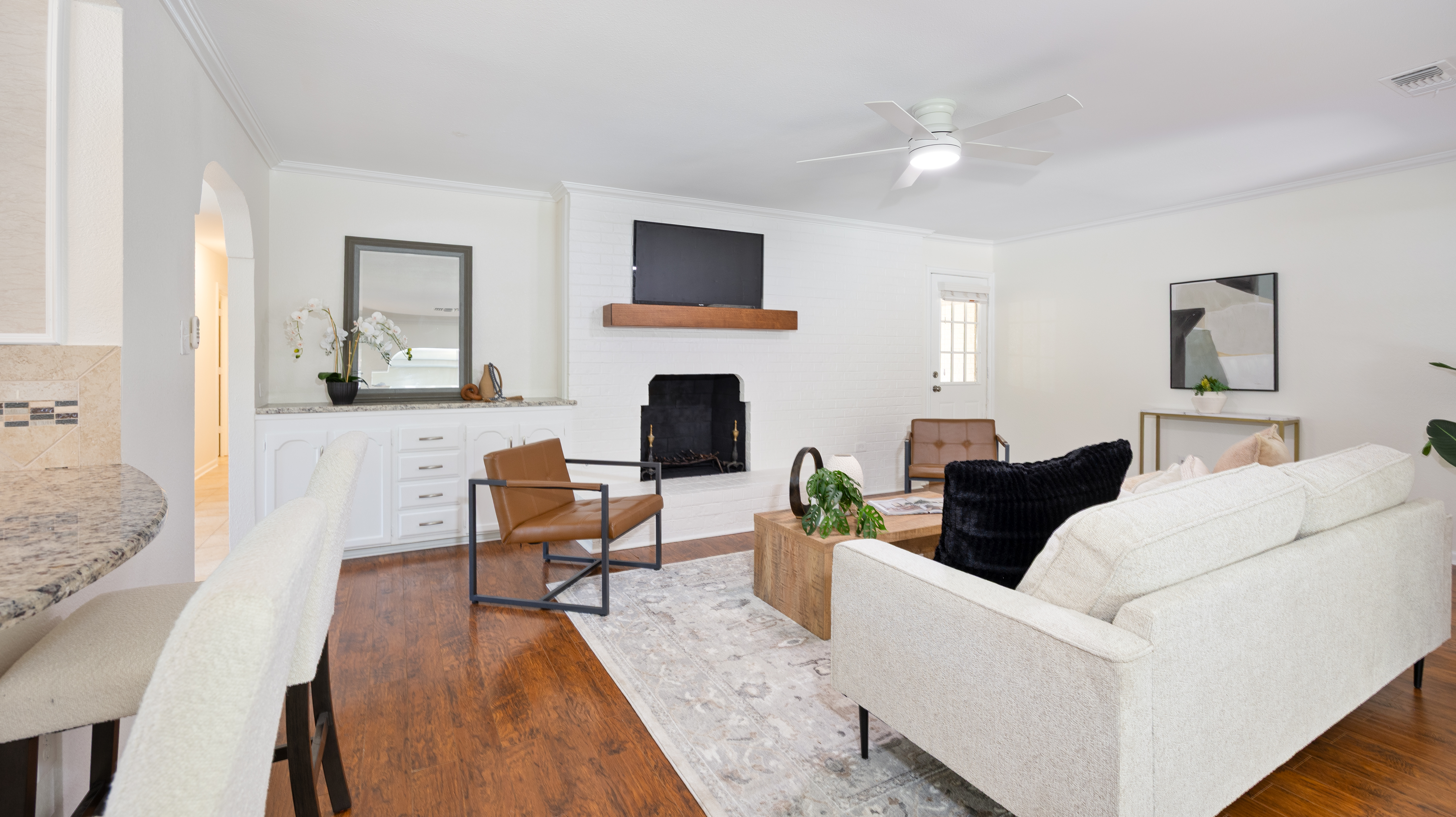 1924 Dakar Road E Fort Worth TX 76116