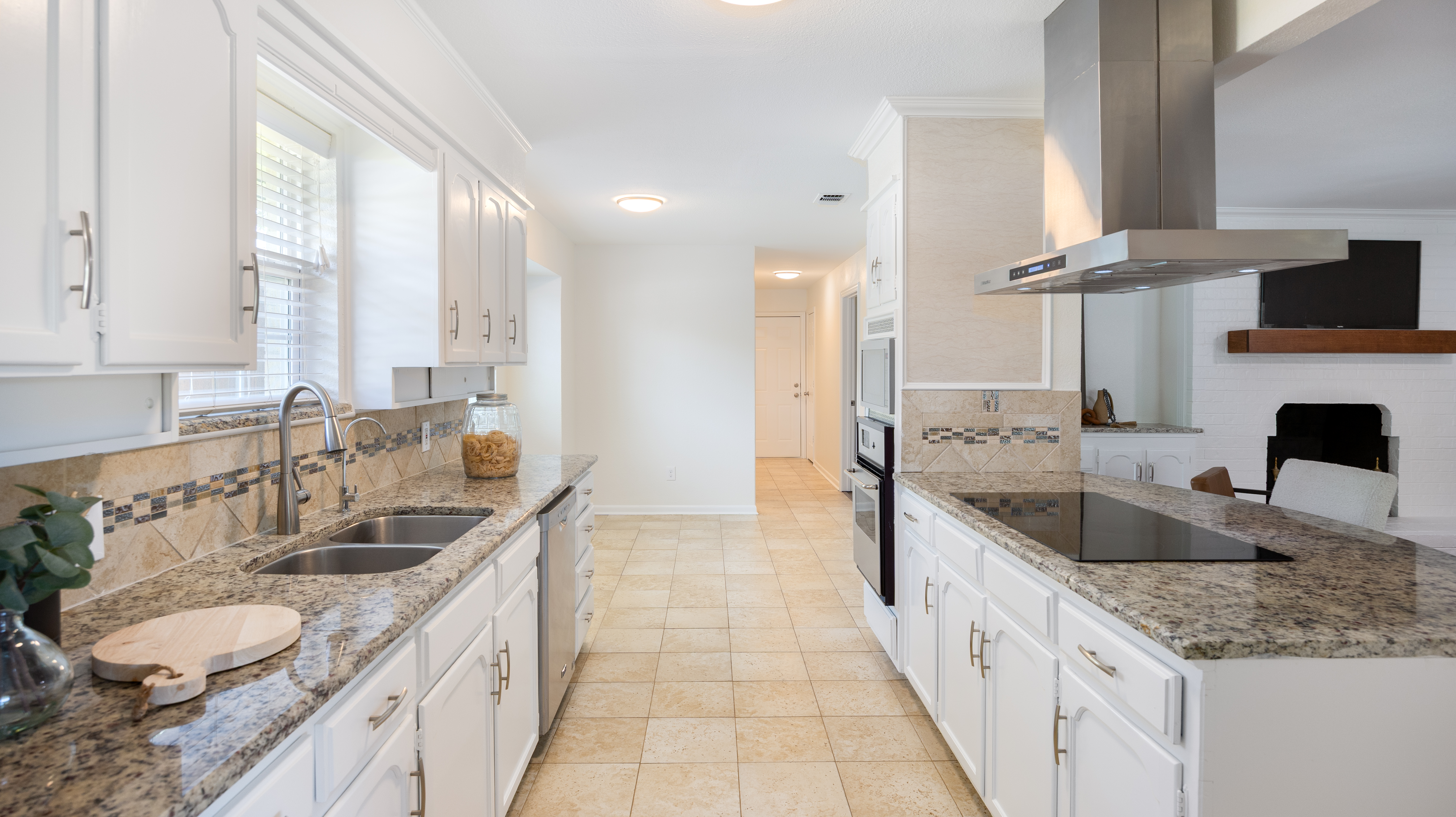 1924 Dakar Road E Fort Worth TX 76116