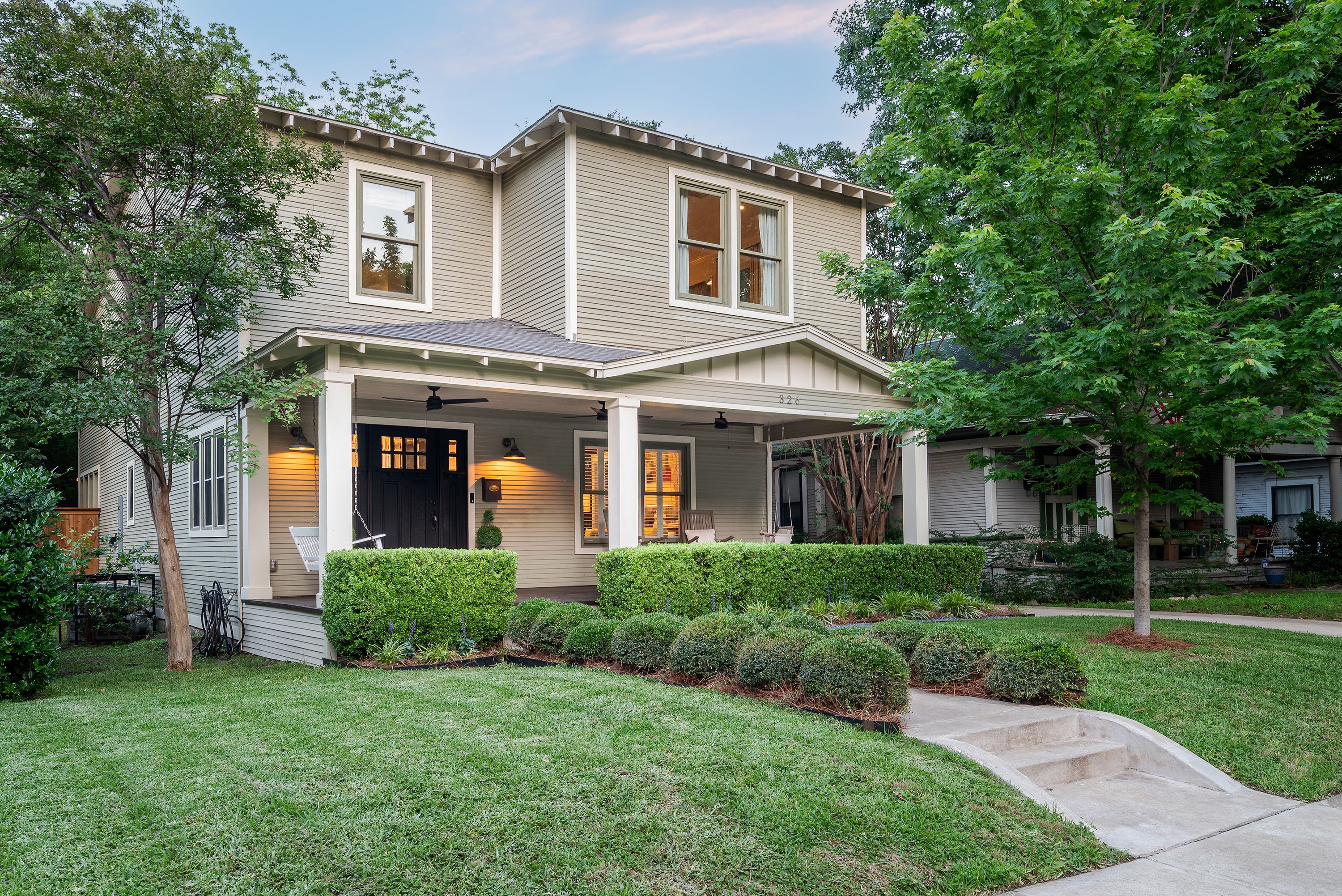 326 S Edgefield Avenue Dallas TX 75208