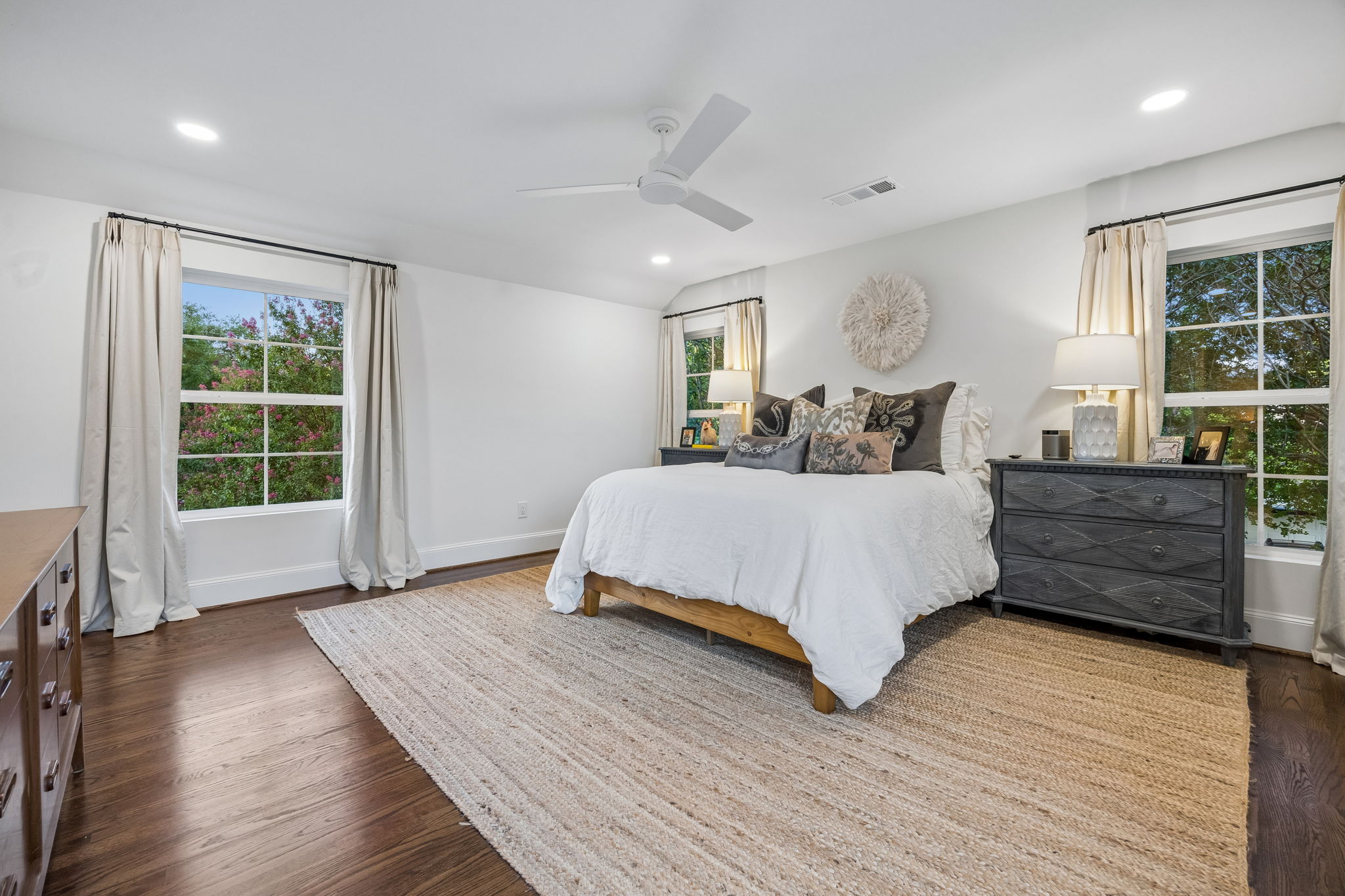 6839 Gaston Avenue Dallas TX 75214