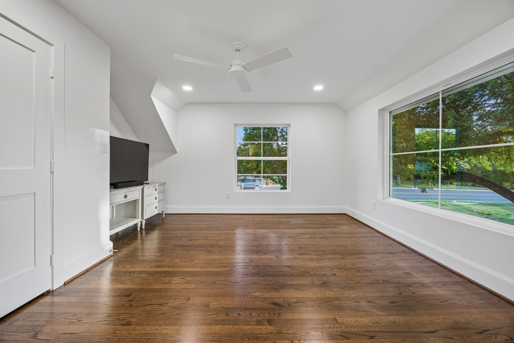 6839 Gaston Avenue Dallas TX 75214