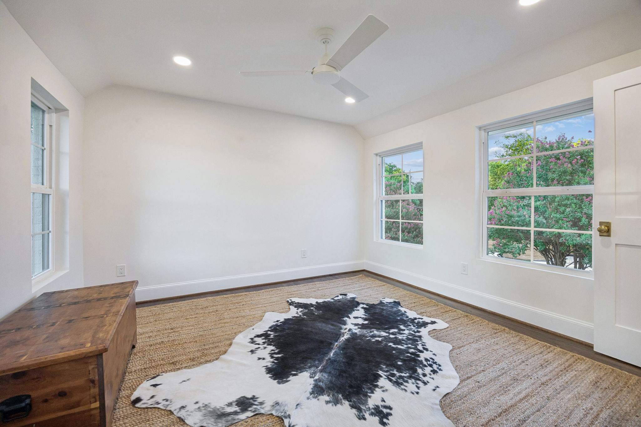 6839 Gaston Avenue Dallas TX 75214