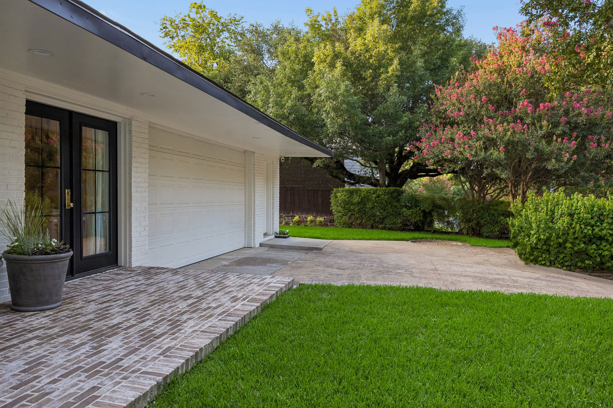6839 Gaston Avenue Dallas TX 75214