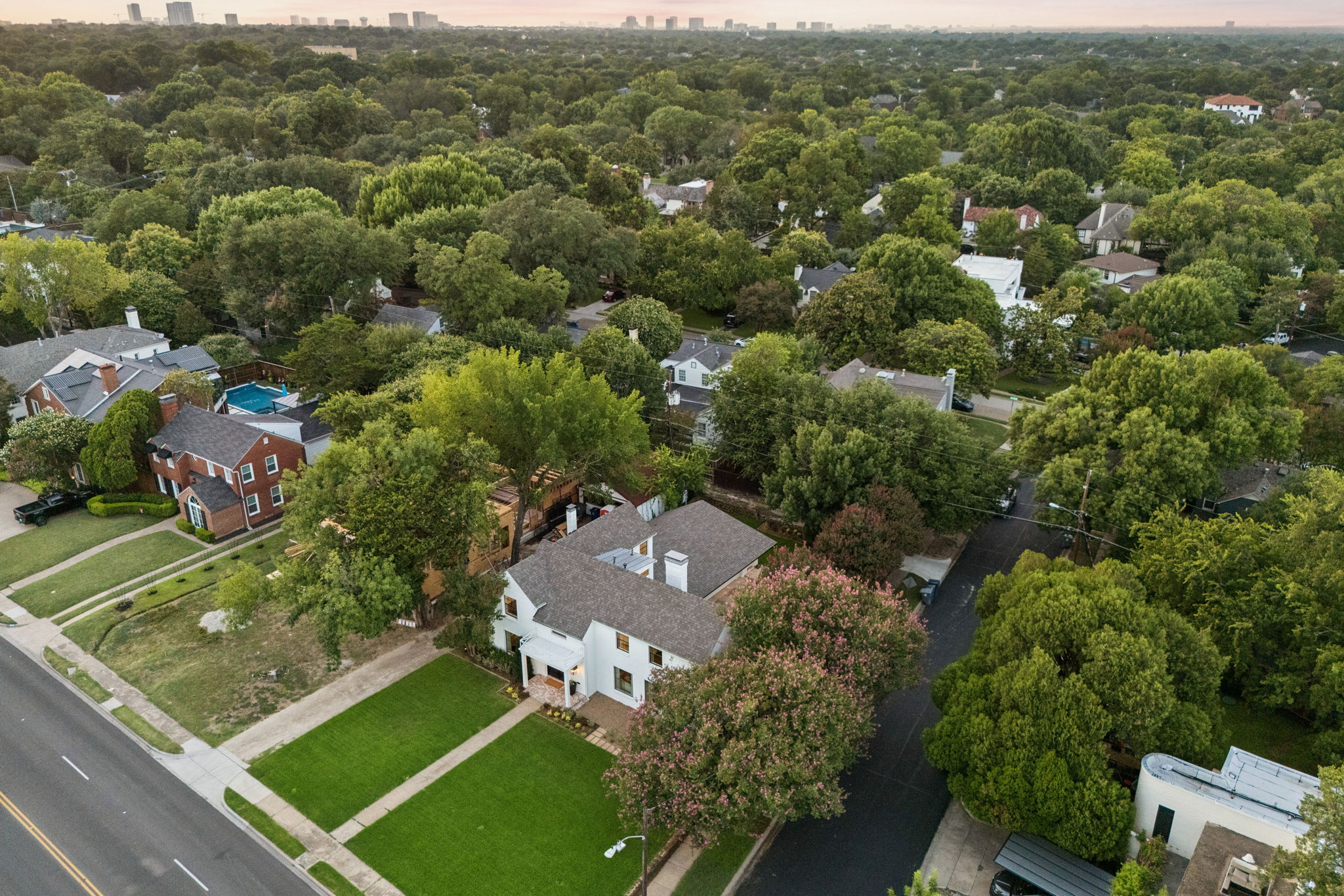 6839 Gaston Avenue Dallas TX 75214