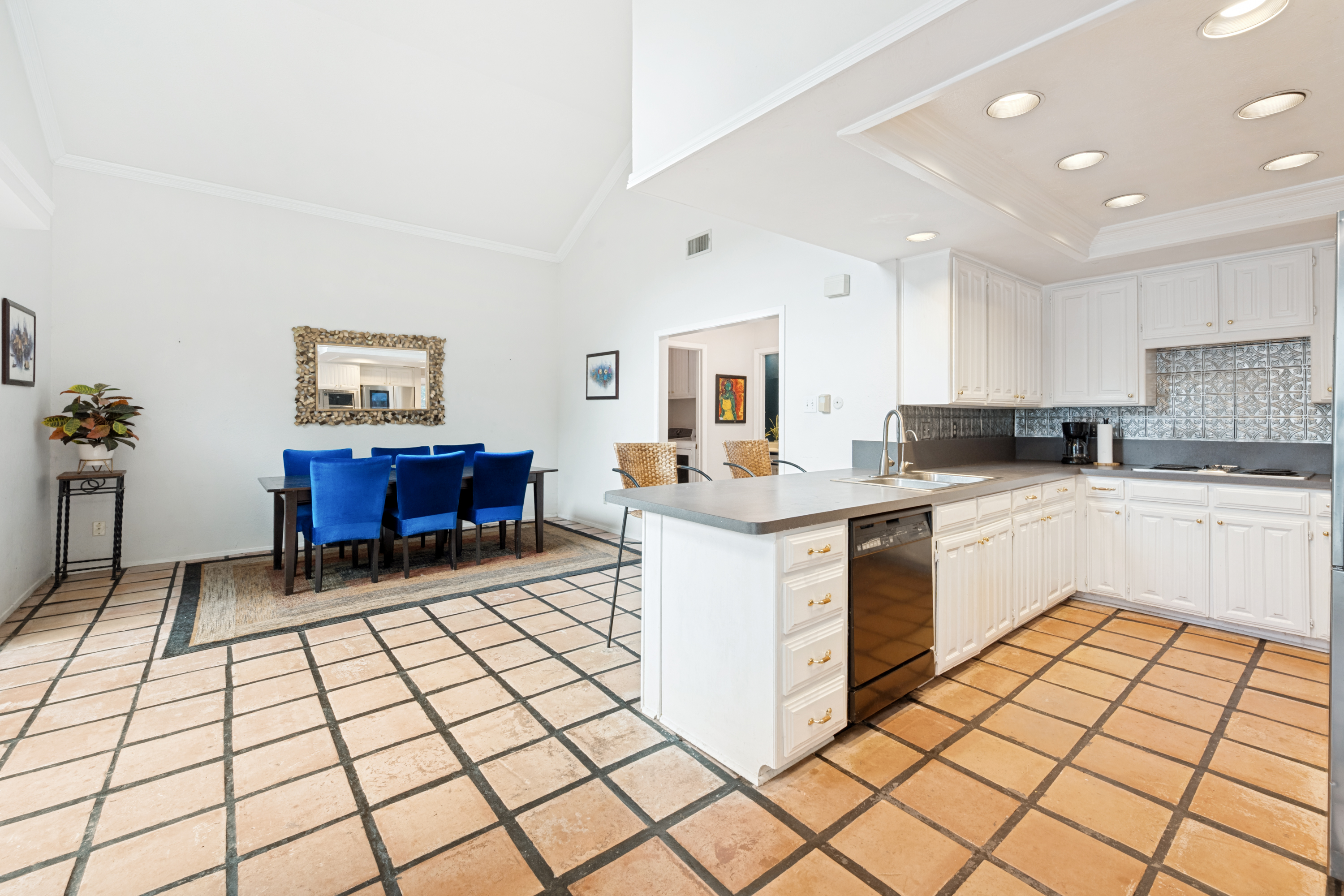 2512 Winding Hollow Lane Arlington TX 76006