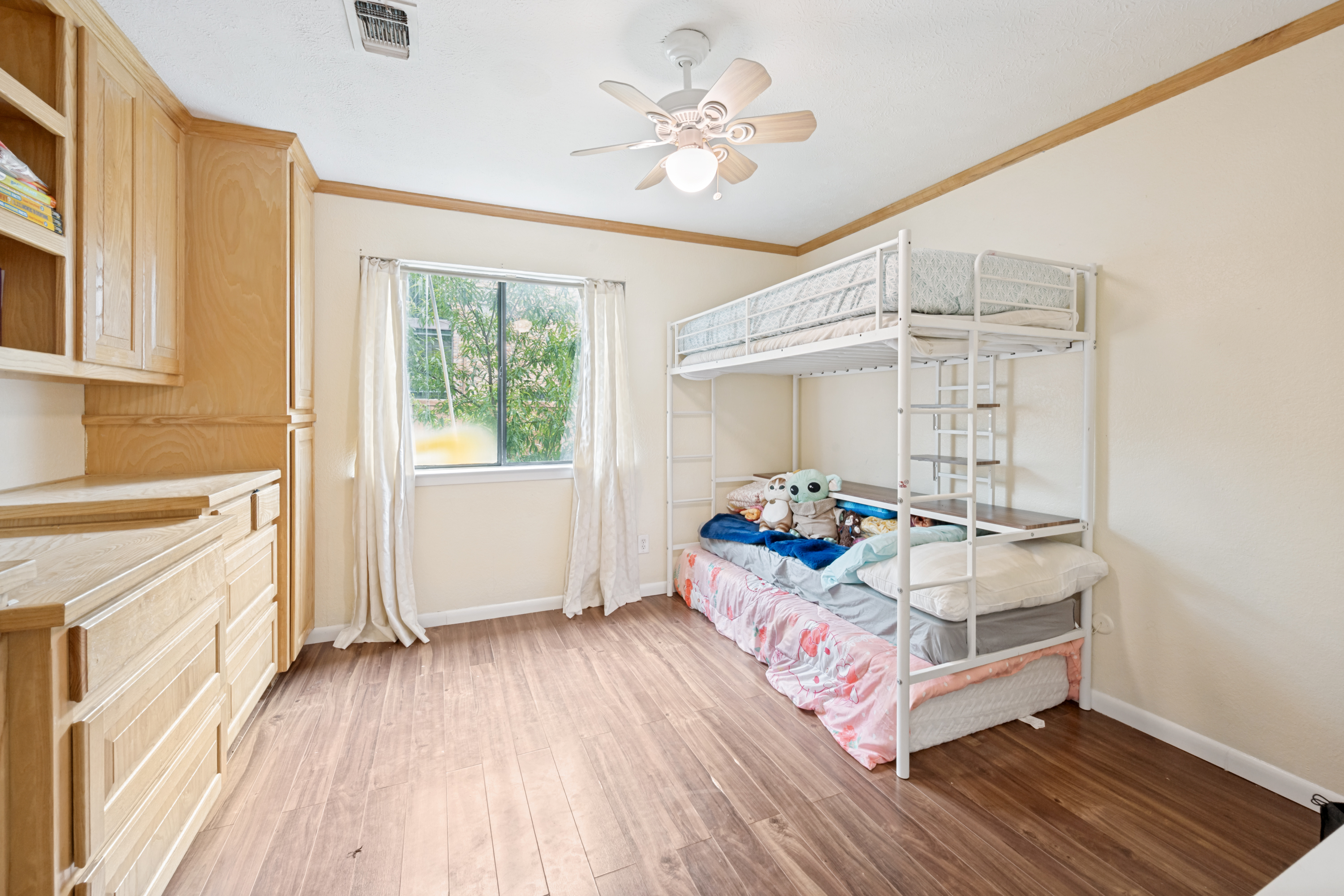 2512 Winding Hollow Lane Arlington TX 76006