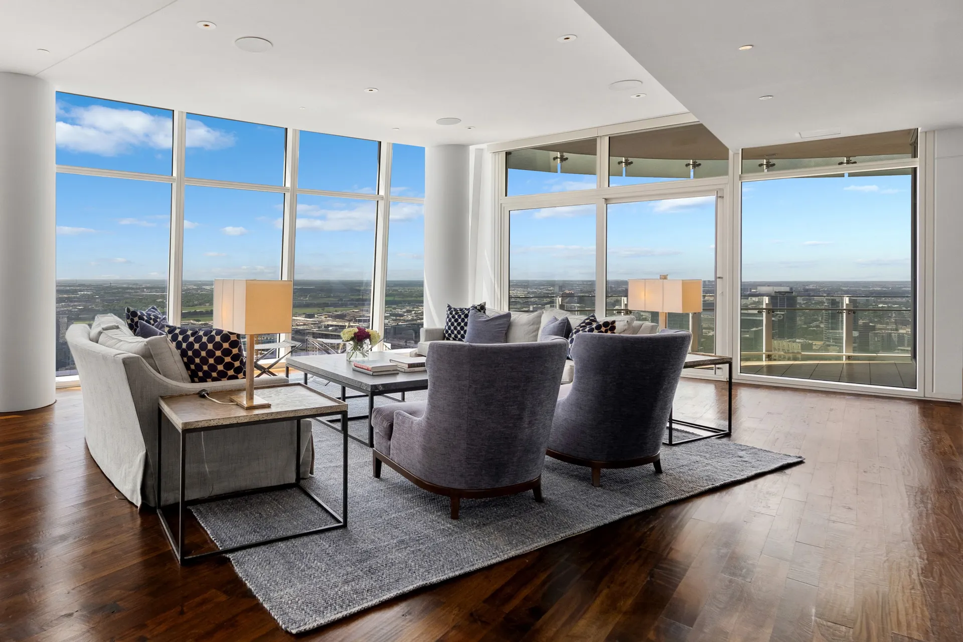 Dallas TX, 1918 Olive Street, Unit 3901