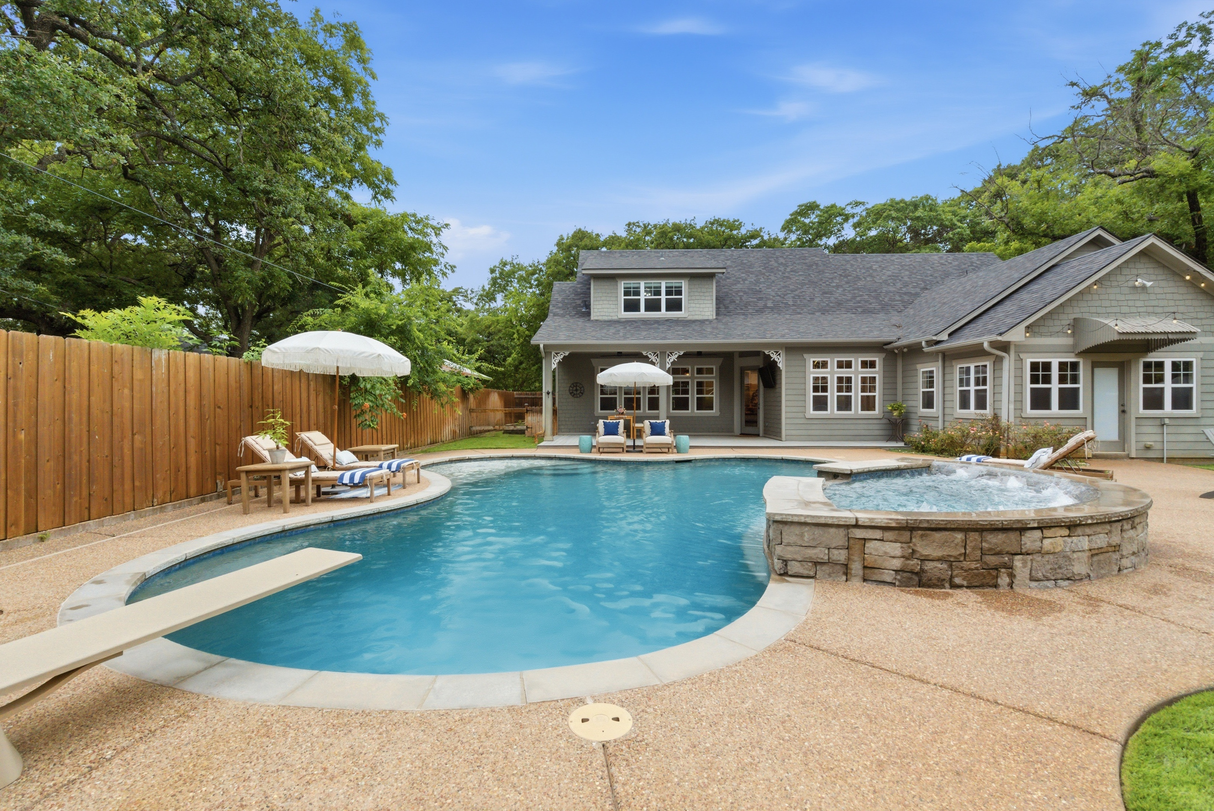 907 Cherry Street Graham TX 76450