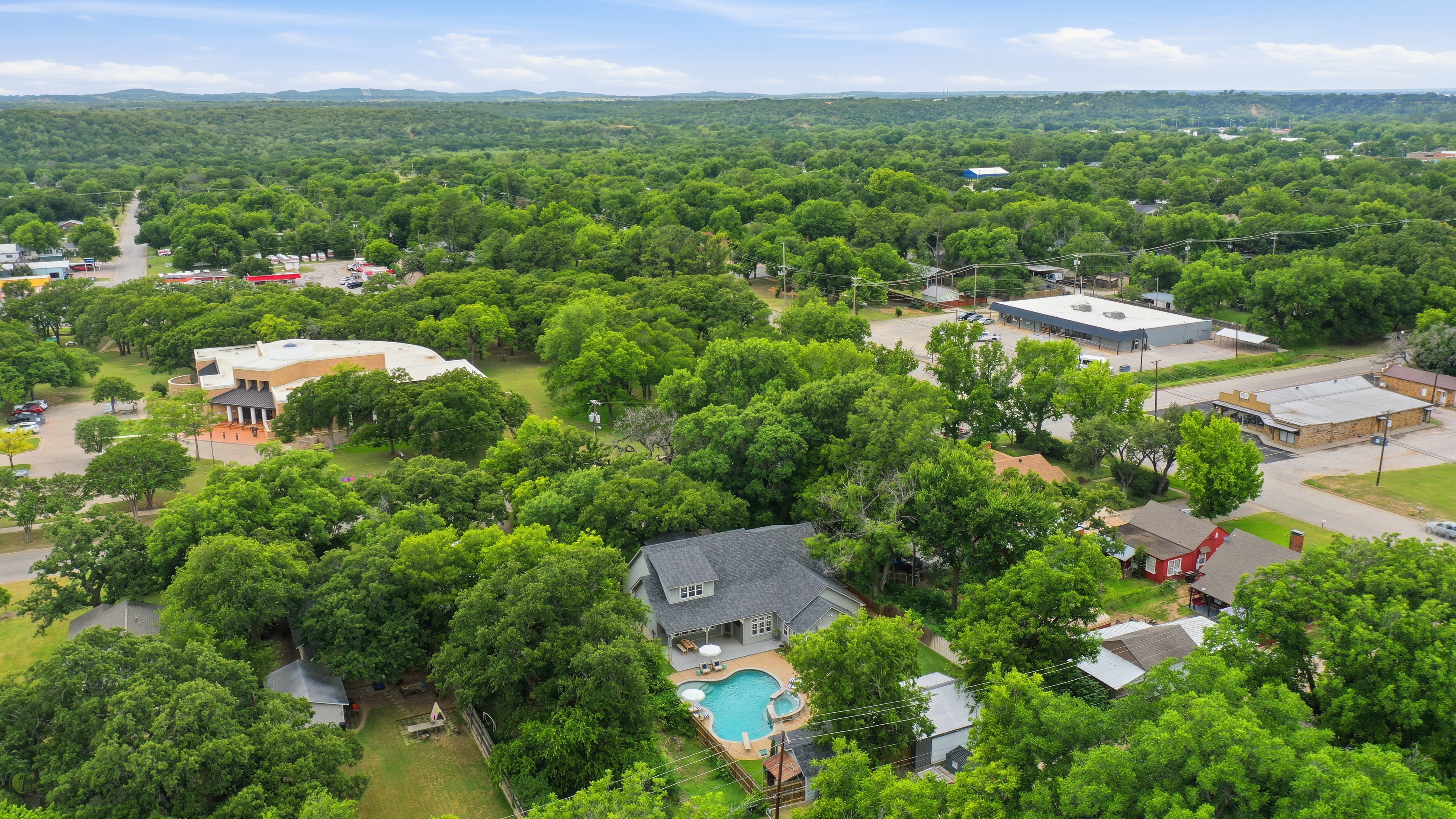 907 Cherry Street Graham TX 76450