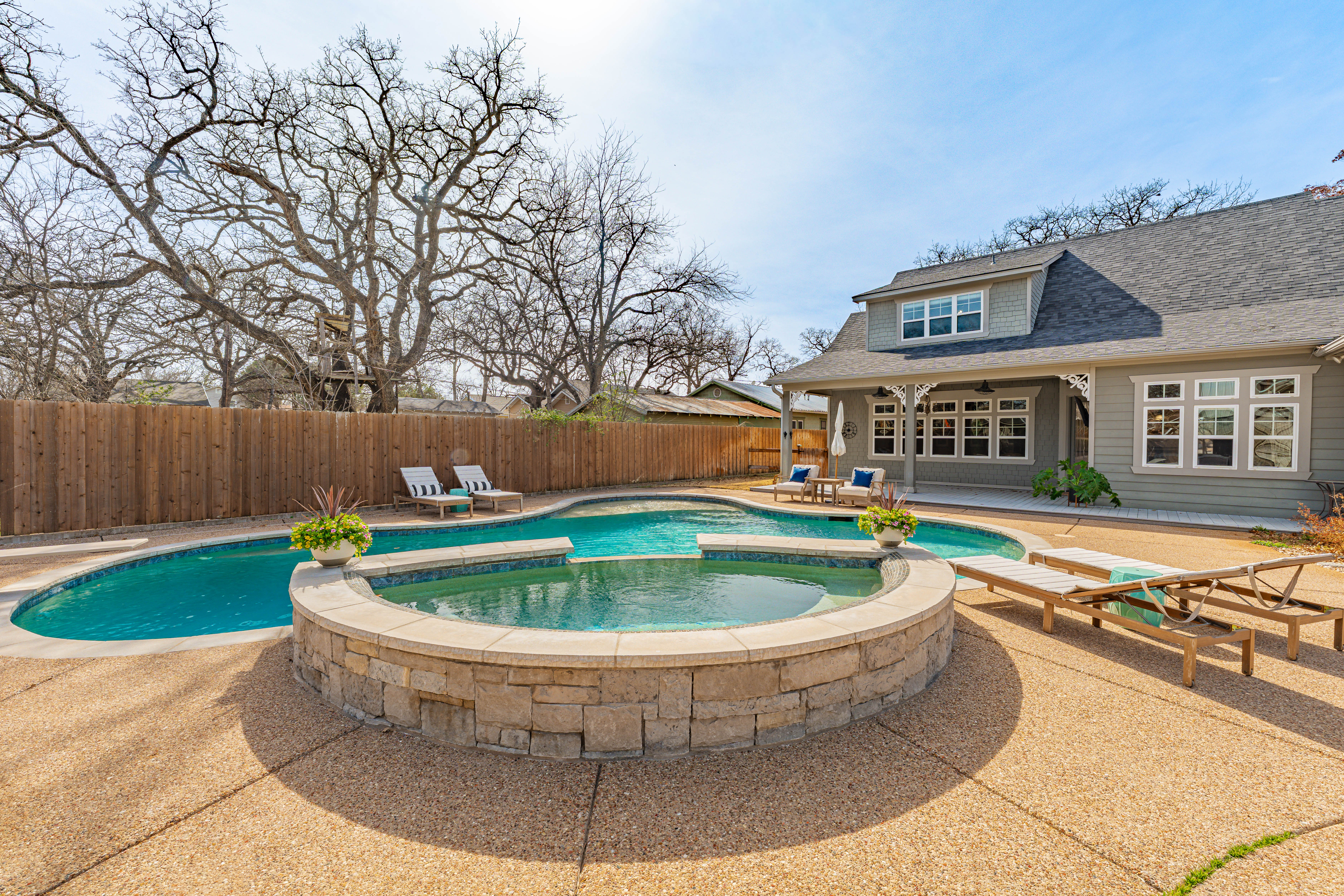907 Cherry Street Graham TX 76450