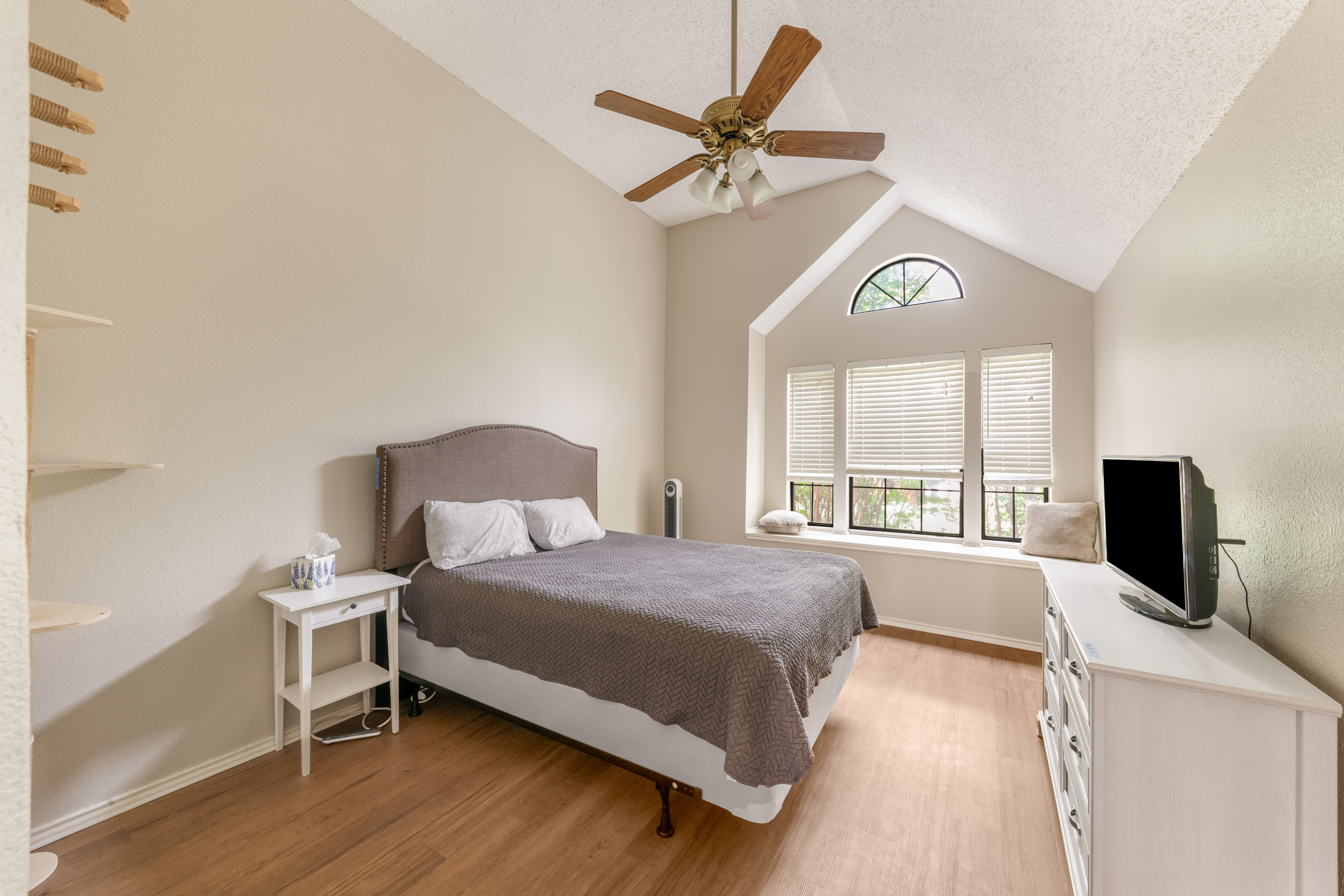 402 Santa Fe Trail Irving TX 75063