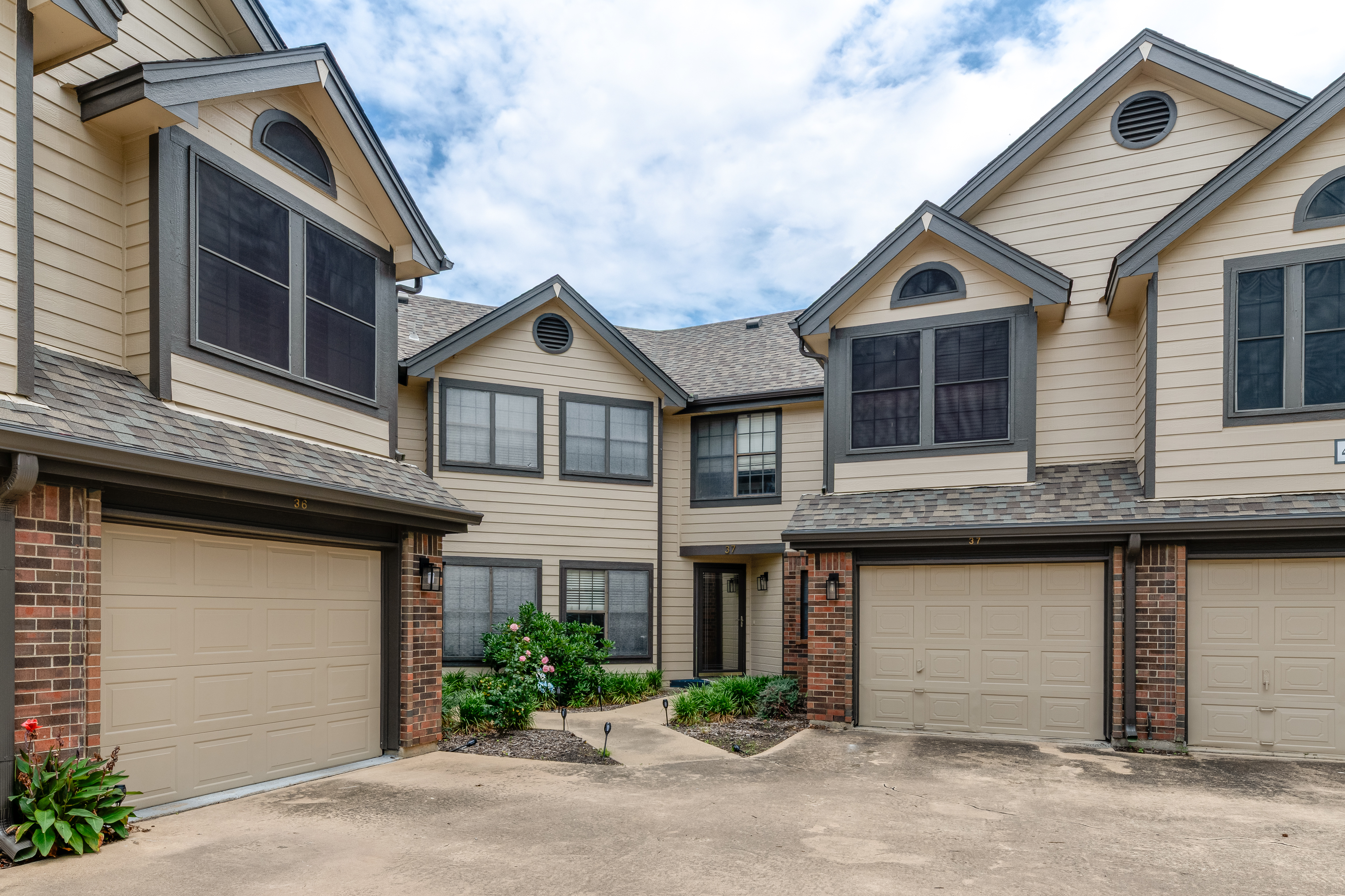402 Santa Fe Trail Irving TX 75063