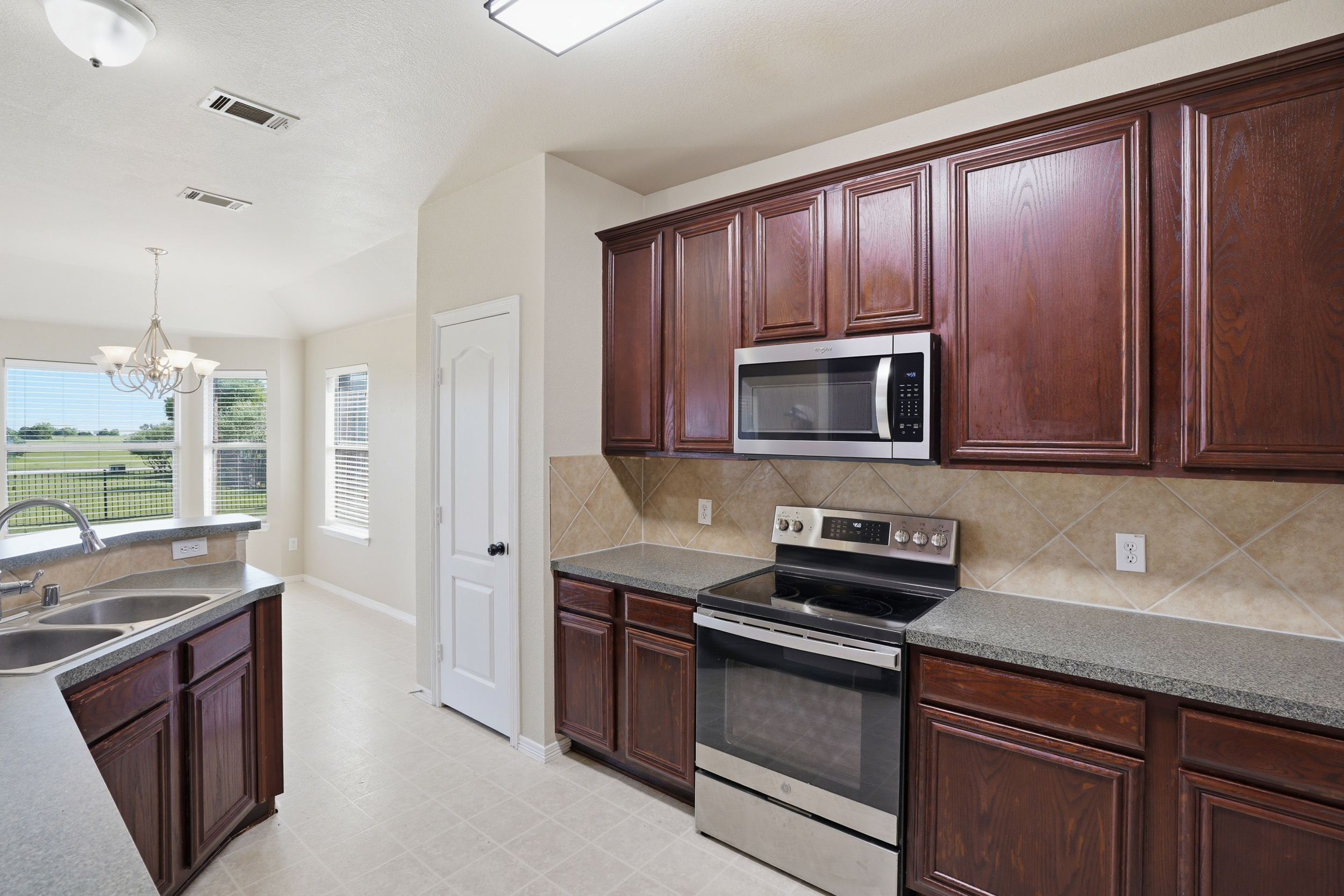 7229 Muirfield Drive Cleburne TX 76033