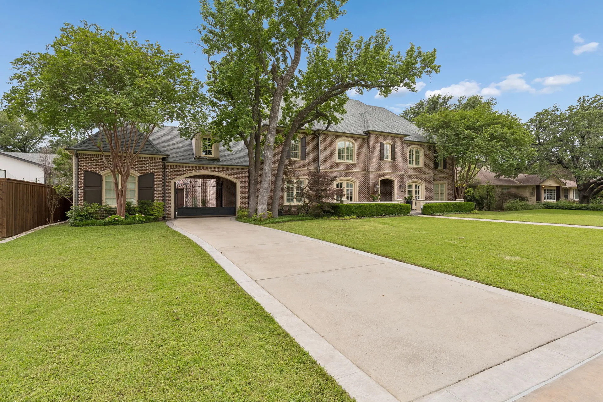 Dallas TX, 4234 Williamsburg Road