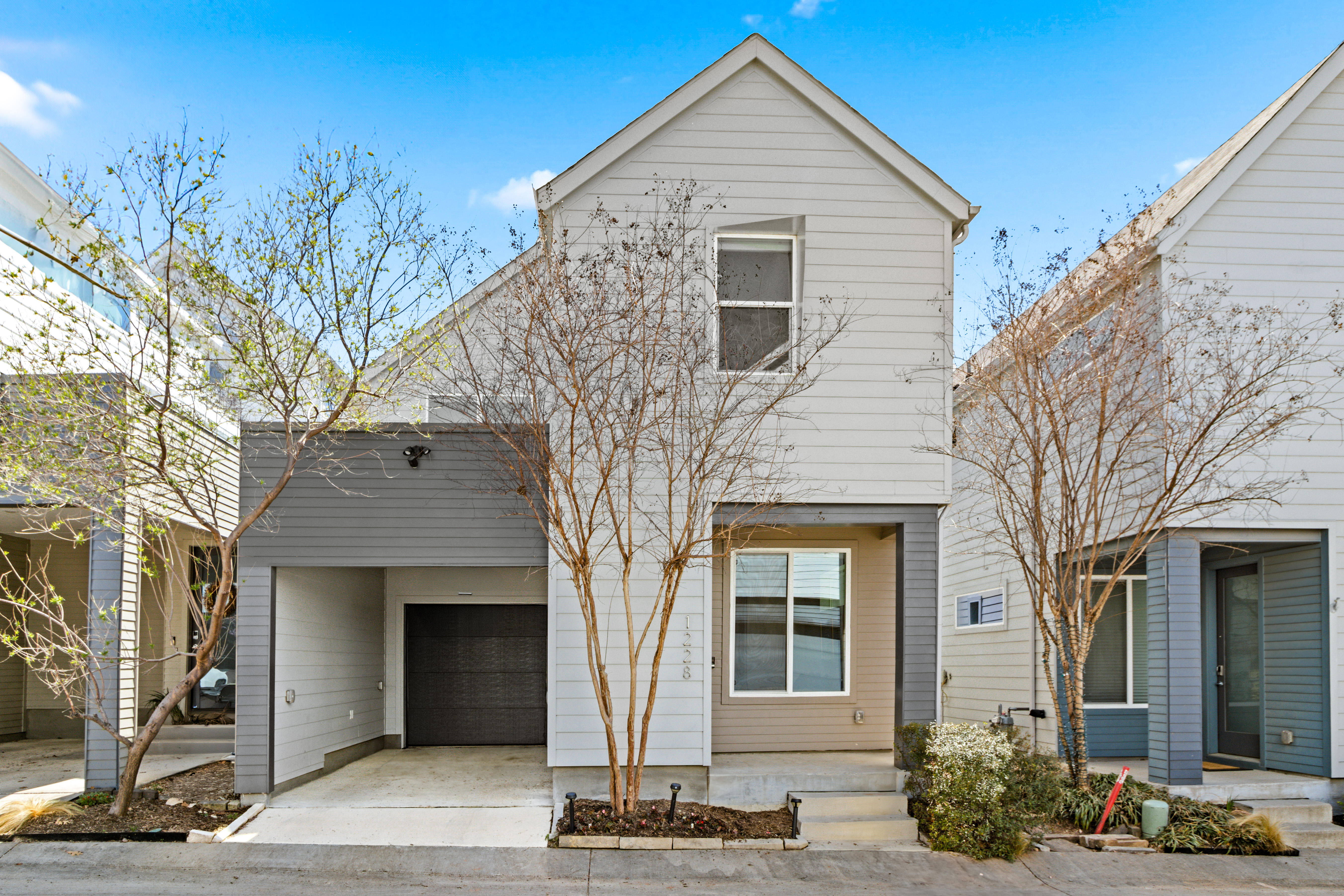 1228 Clifftop Lane Dallas TX 75208
