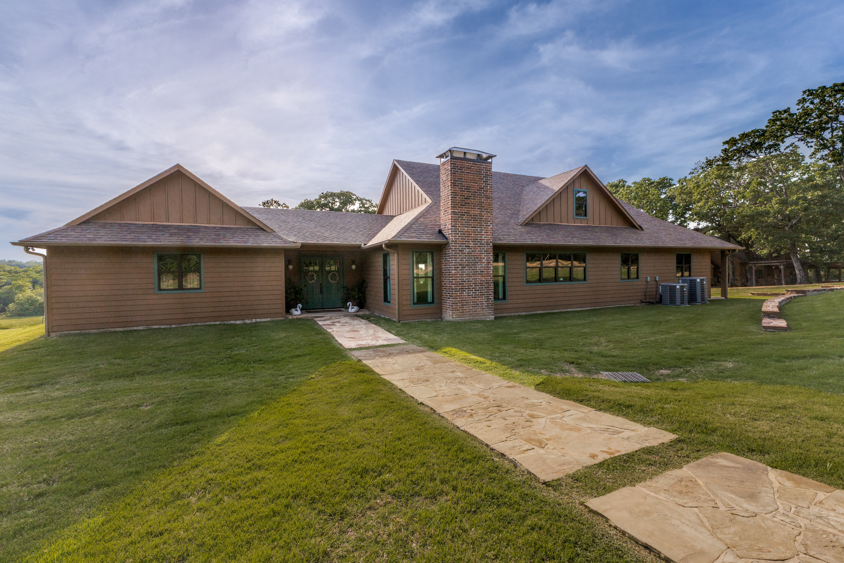 1955 County Road 2980 Windom TX 75492