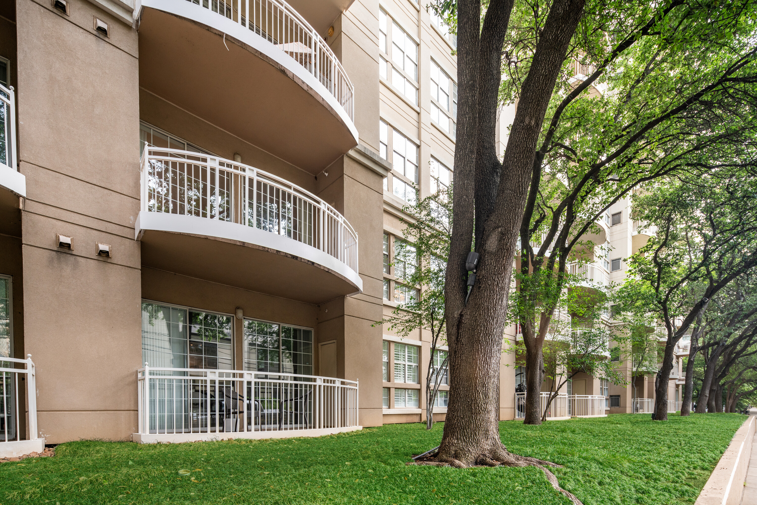 3225 Turtle Creek Boulevard Dallas TX 75219