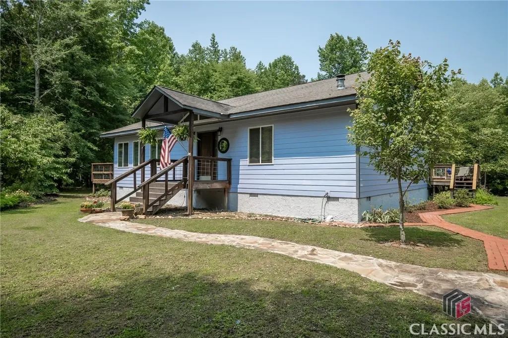 1079 Hardeman Farm Road Carnesville GA 30521