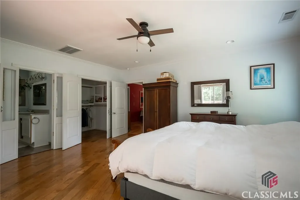 1079 Hardeman Farm Road Carnesville GA 30521