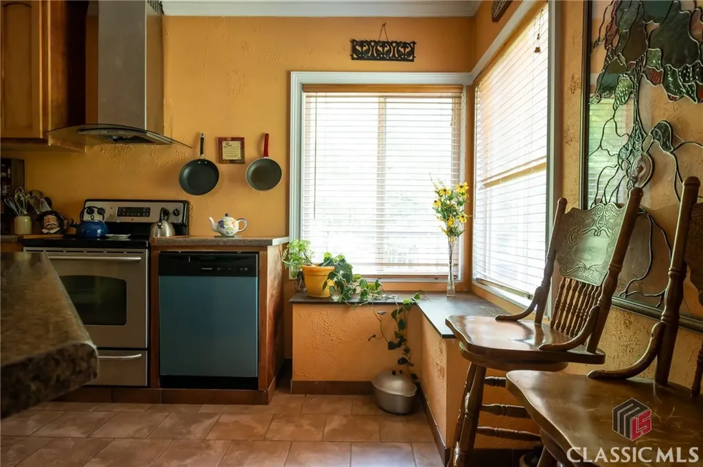 1079 Hardeman Farm Road Carnesville GA 30521