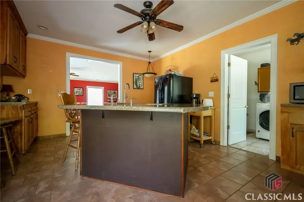 1079 Hardeman Farm Road Carnesville GA 30521