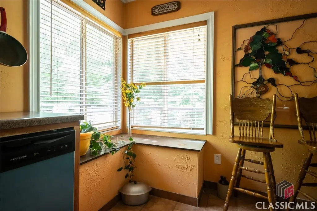 1079 Hardeman Farm Road Carnesville GA 30521