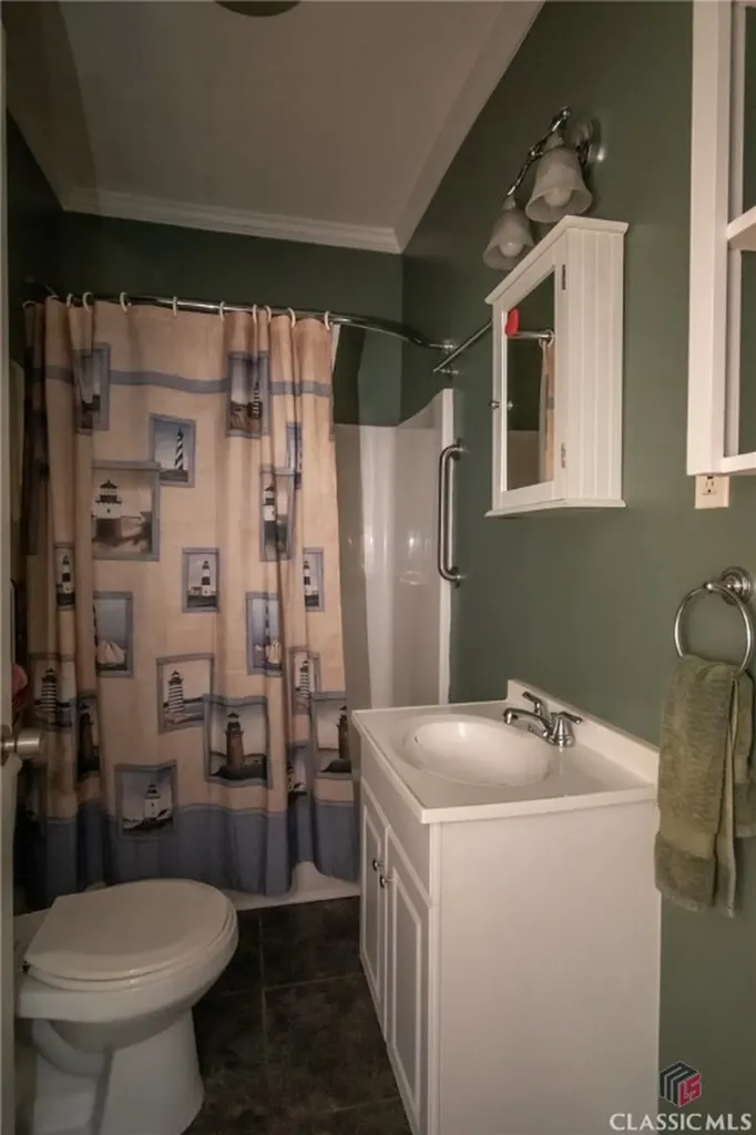 1079 Hardeman Farm Road Carnesville GA 30521