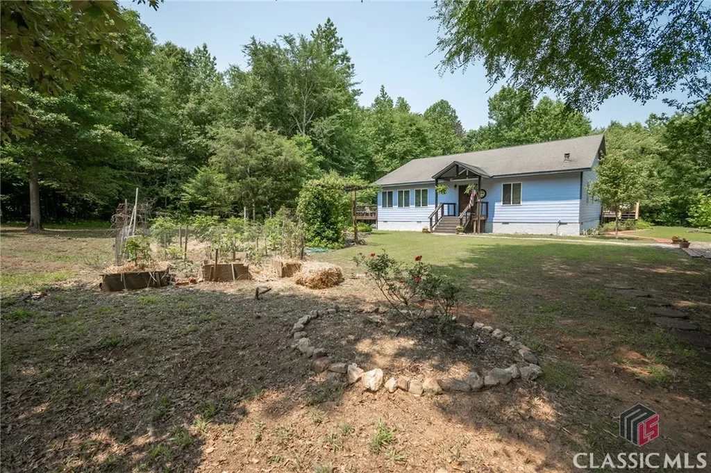 1079 Hardeman Farm Road Carnesville GA 30521