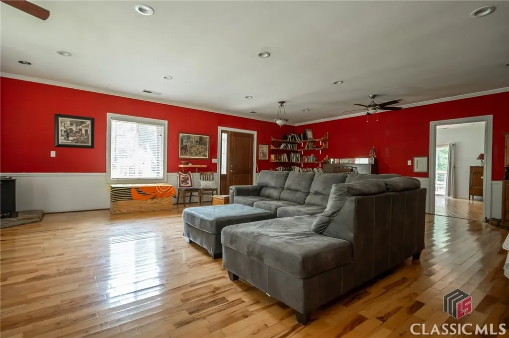 1079 Hardeman Farm Road Carnesville GA 30521