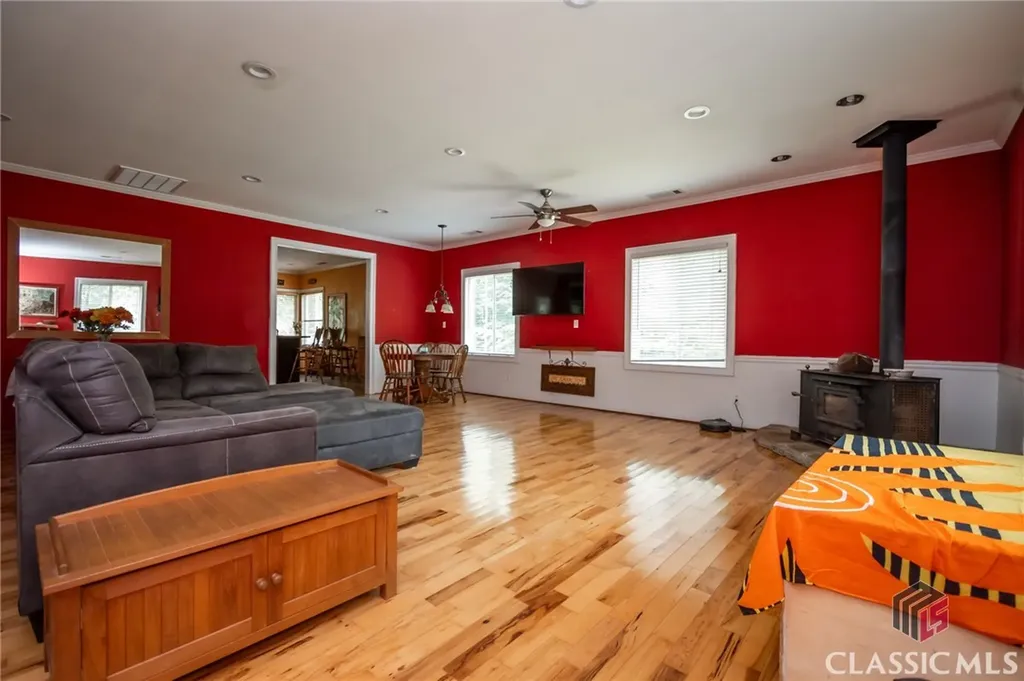 1079 Hardeman Farm Road Carnesville GA 30521