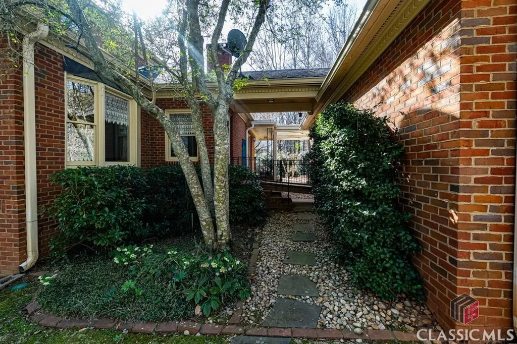 155 Fox Trace Athens GA 30606