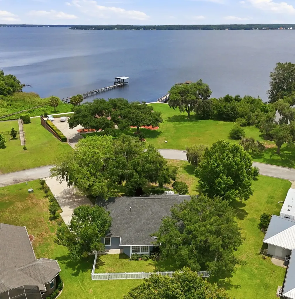 241 Crystal Cove Drive Palatka FL 32177