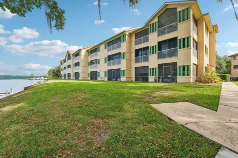99 Broad River Place Welaka FL 32193