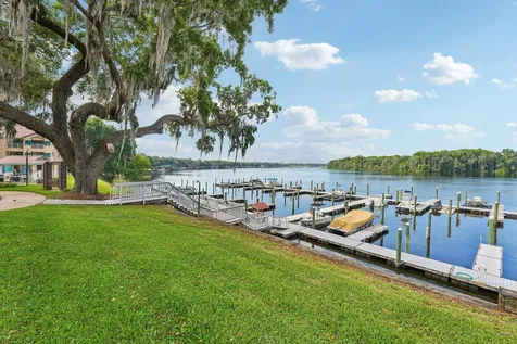 99 Broad River Place Welaka FL 32193