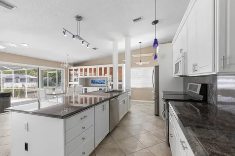 21 S Crescent Court Palm Coast FL 32137