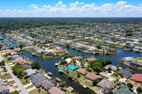 21 S Crescent Court Palm Coast FL 32137