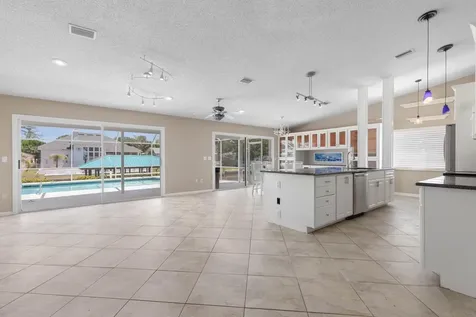 21 S Crescent Court Palm Coast FL 32137
