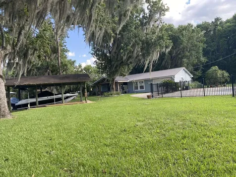 137 & 135 Riverside Drive Satsuma FL 32189