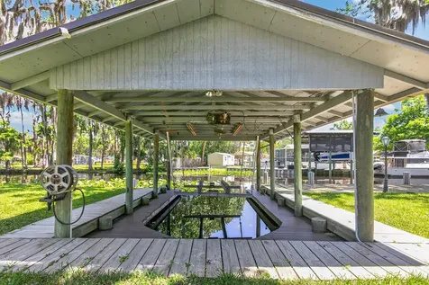 137 & 135 Riverside Drive Satsuma FL 32189