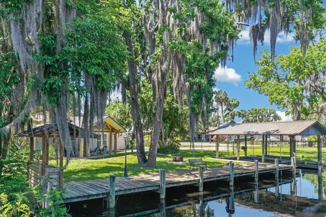 137 & 135 Riverside Drive Satsuma FL 32189