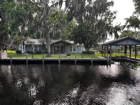 137 & 135 Riverside Drive Satsuma FL 32189