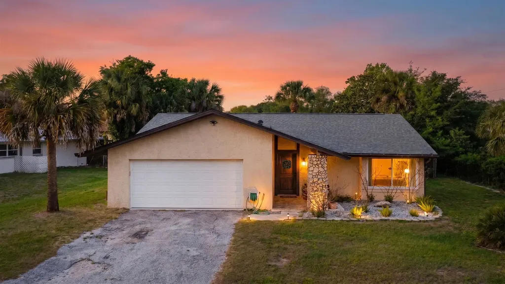 3 Ferdinand Lane Palm Coast FL 32137
