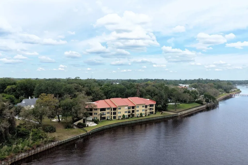 2099 E Winterbourne Orange Park FL 32073