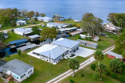 107 Betty Road Crescent City FL 32112